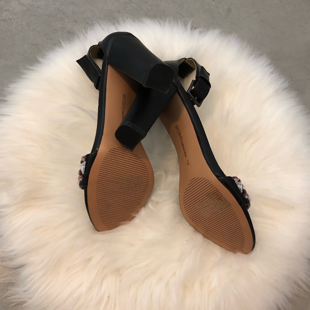 NWOT BCBGeneration Multi Jeweled Sandal - 7 - Picture 3 of 3